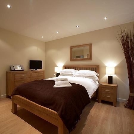 Southwich House By Esa Apartment Swindon Bagian luar foto