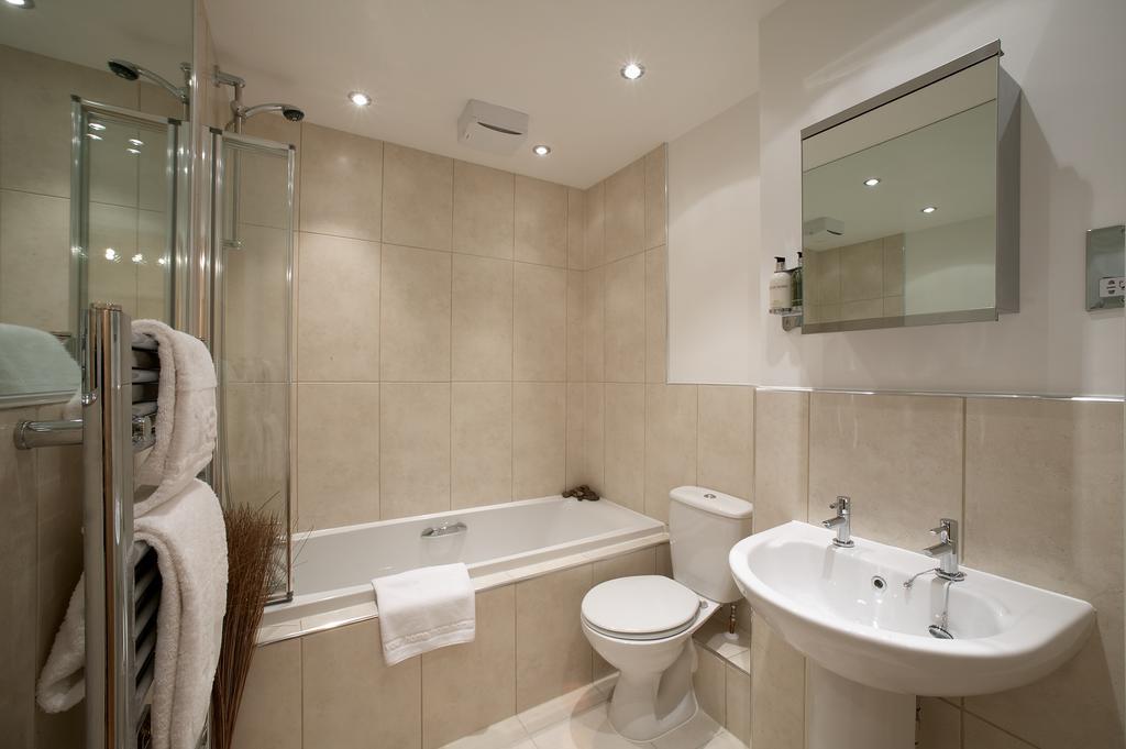 Southwich House By Esa Apartment Swindon Bagian luar foto