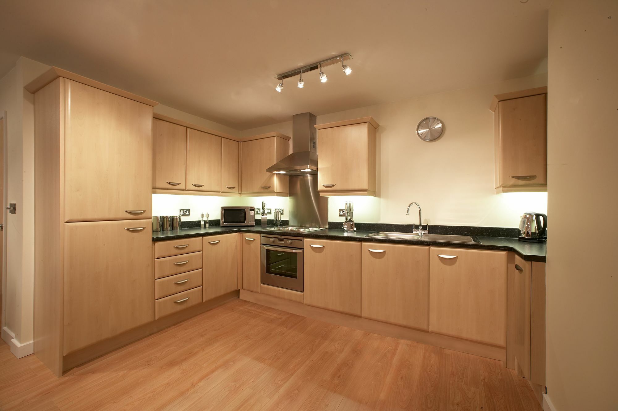 Southwich House By Esa Apartment Swindon Bagian luar foto