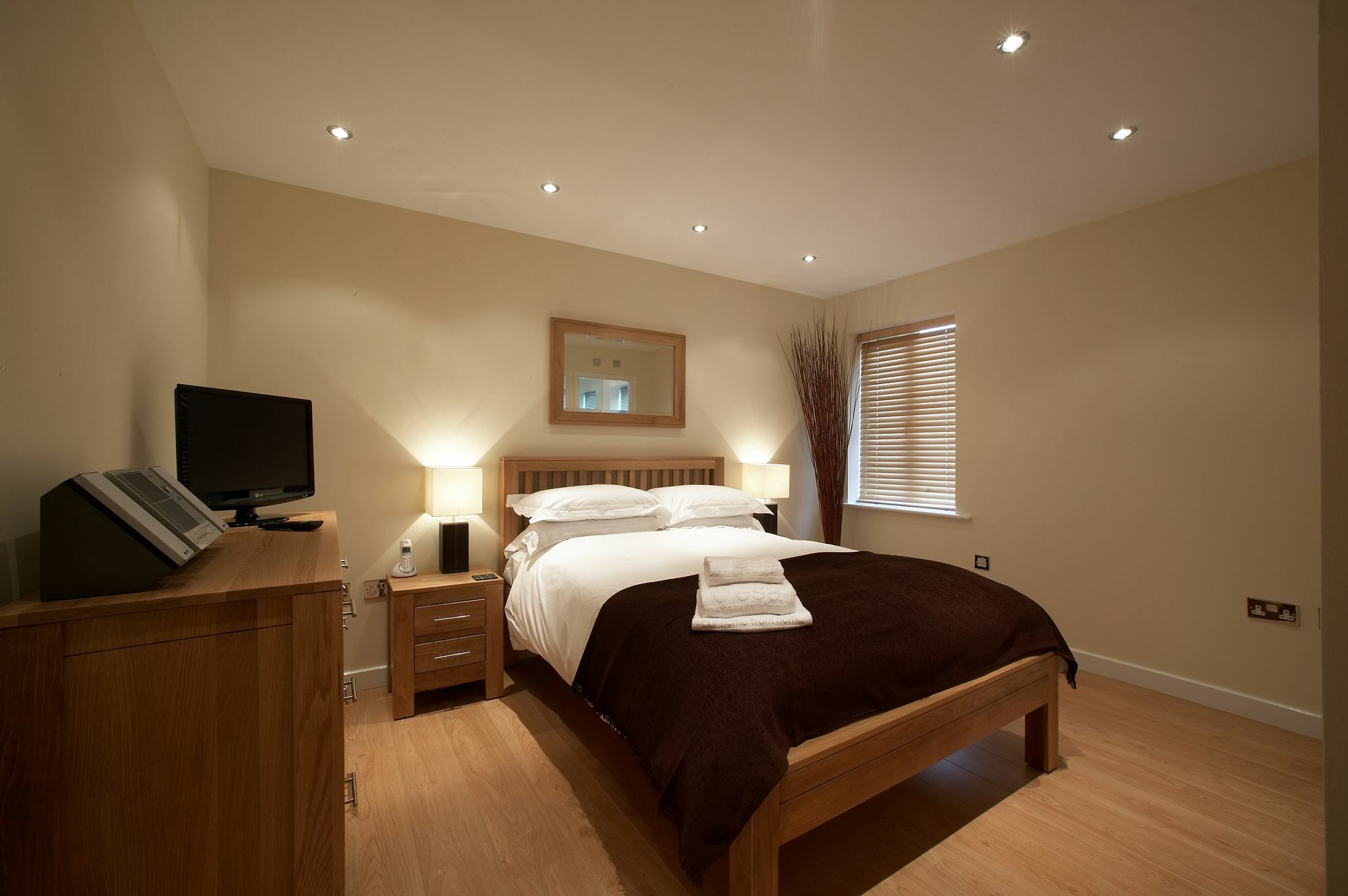 Southwich House By Esa Apartment Swindon Bagian luar foto
